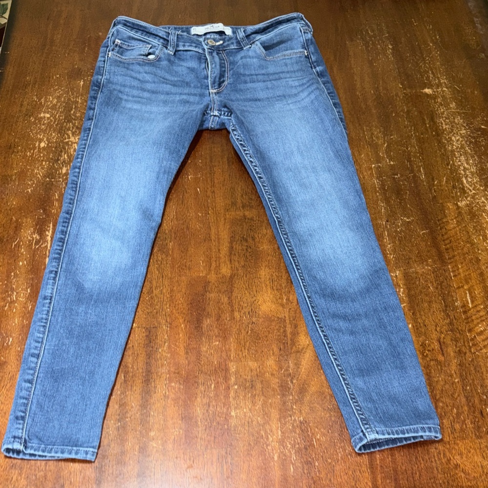 Hollister Women's Curvy Low Rise Super Skinny Jeans in Blue